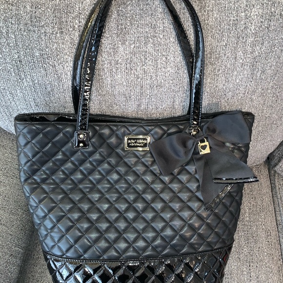 BETSEY JOHNSON black like new bow tote purse - Picture 3 of 6